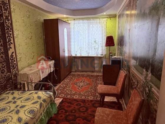 Простора 4-к квартира з меблями Каменское