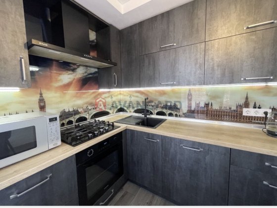 Квартира з капітальним ремонтом у центрі (Є ВІДНОВЛЕННЯ ) Каменское