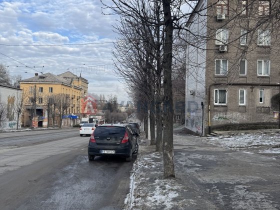 Продам 2 кім квартиру в центрі Кам’янського Каменское