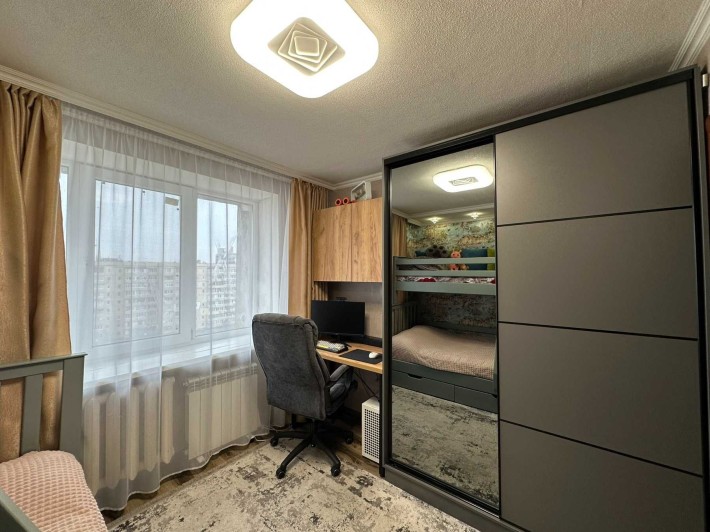 ПРОДАМ 3-кімн. кв. у цегляному будинку на лівому березі (9 мкрн) - фото 1