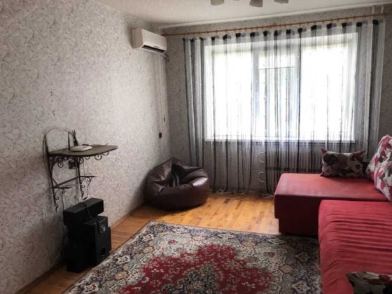 Продам 3-комнат. квартиру на 3-ем этаже, с мебелью.  Левый берег, 1 м. Кам'янське