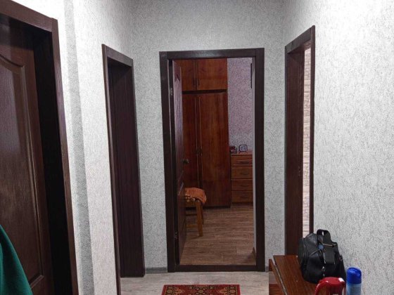 Продам 3-х кімнатну  квартиру Глухов