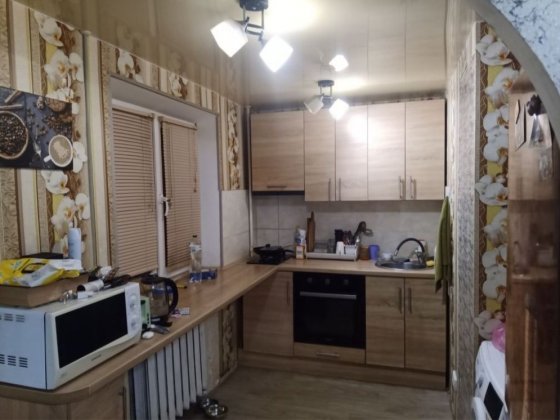 Продам 2 х ком кв . Черемушки Кам'янське