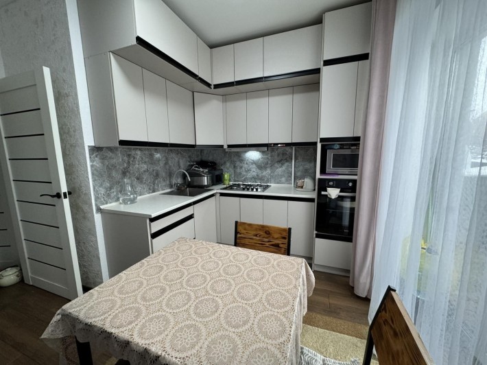 Двушка з ремонтом! Та меблями! Свій дворик! - фото 1