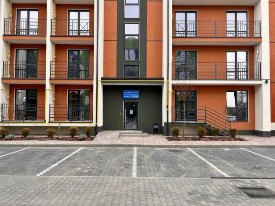 Велика квартира з індивідуальним газовим опаленням, готова до ремонту. Гостомель