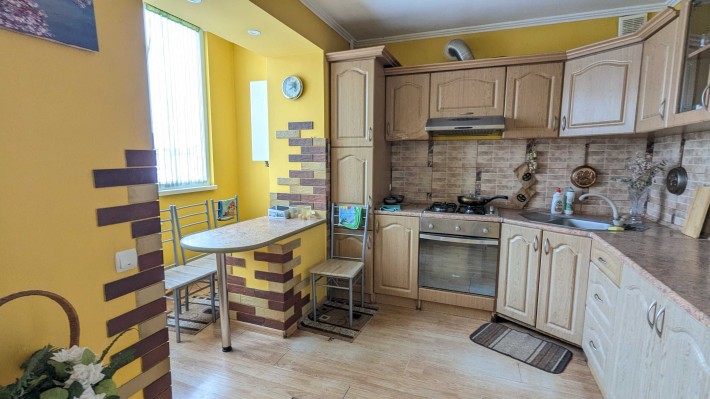 Продаж квартири з меблями Індивідуальним опаленням в центрі м.Долина - фото 1