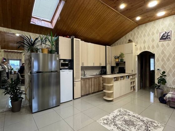 Простора дворівнева квартира з класним наповненням в Гостомелі Гостомель