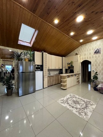 Простора дворівнева квартира з класним наповненням в Гостомелі - фото 1