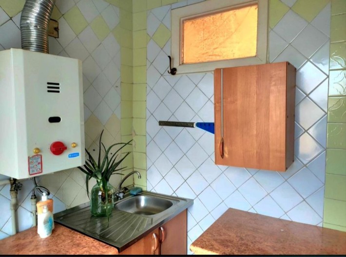 Продам 2 х ком квартиру в Центре - фото 1