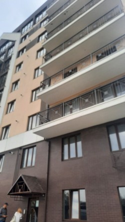 Продаётся 2 х комнатная и - фото 1