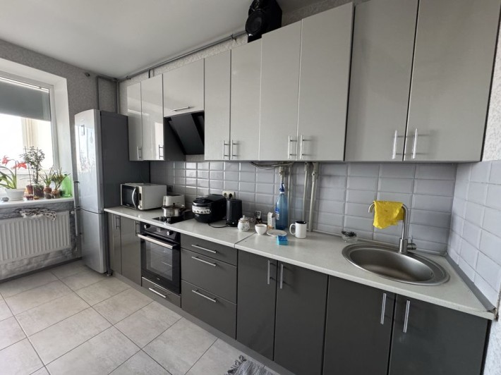 Однокімнатна з ремонтом та меблями. Сертифікат - фото 1