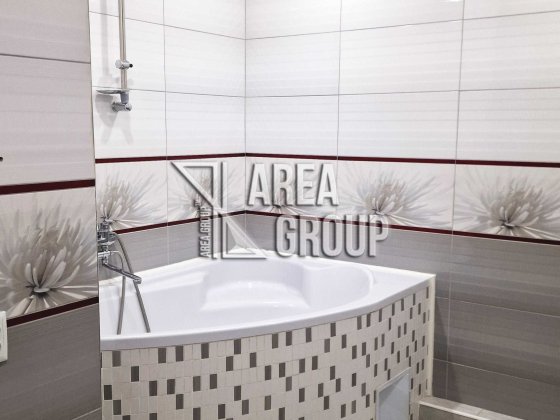 Продається простора трикімнатна квартира на мікрорайоні Жовтневий Каменец-Подольский