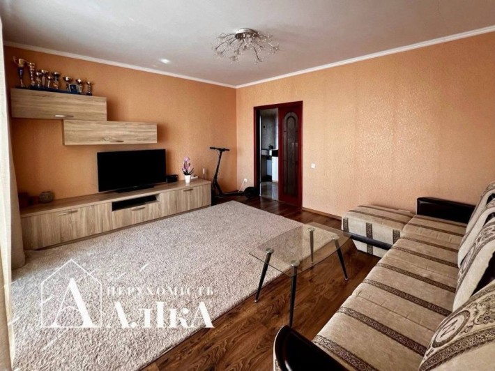 Продам велику 3-кімнатну квартиру в новому будинку біля центру - фото 1