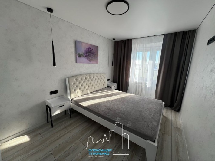 НОВА та КОМФОРТНА 3-и кімнатна квартира в самому центрі - фото 1