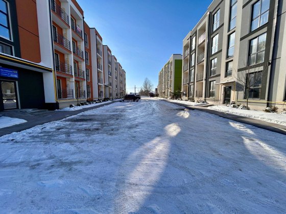 Квартира на першому поверсі, готова до ремонту, індивідуальне опалення Гостомель