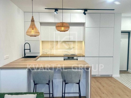 Продам велику квартиру 70м2 з НОВИМ сучасним ремонтом Гостомель