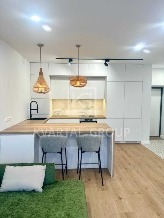 Продам велику квартиру 70м2 з НОВИМ сучасним ремонтом - фото 1