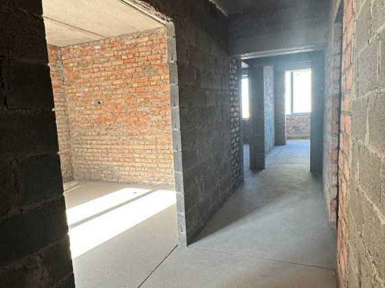 Продам дуже гарну квартиру 2-х кімнатну в ЦЕНТРІ Кам'янець-Подільський