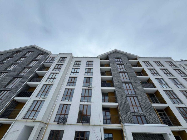 Продаж 3-к квартири з ТЕРАСОЮ, вид на озеро! - фото 1