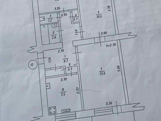 Продам трикімнатну кімнату в центрі міста Конотоп