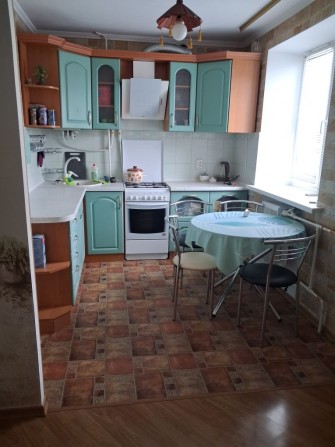 Продаю двух кімнатну  квартиру в м. Коното по вул.Братів Лузанів 56 , - фото 1