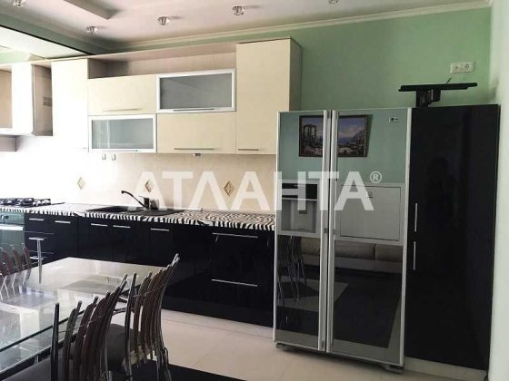 Продам велику двокімнатну квартиру в ЖК "Моноліт" Черноморск