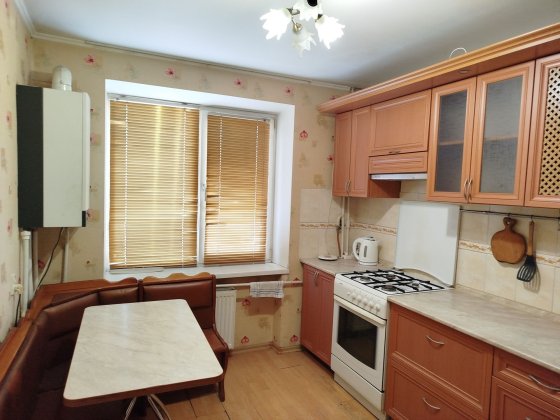 4-кімнатна квартира, м.Малин, Паперова фабрика, 4 поверх,з опаленням Малин