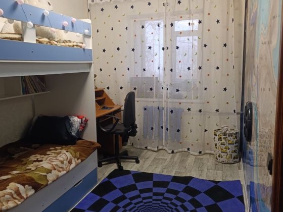 Продам 3х комнатную квартиру студию Лозова