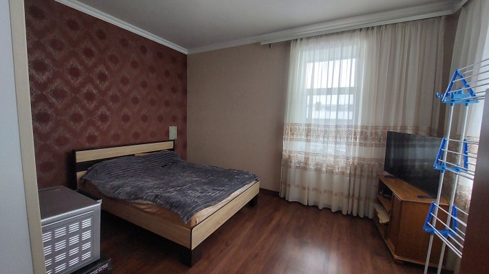 Продам 2-кімнатну квартиру. Вул.Дорошенка,12. - фото 1