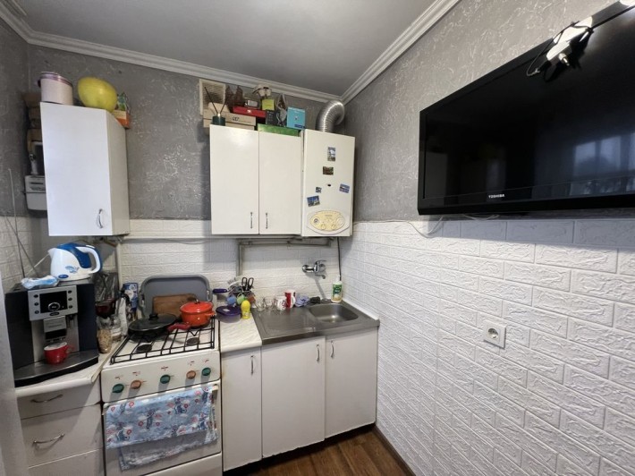 Продам 1 кімнатну нового планування в центрі - фото 1