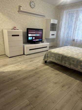 Продам 1 комнатную квартиру с евро ремонтом в центре города. - фото 1