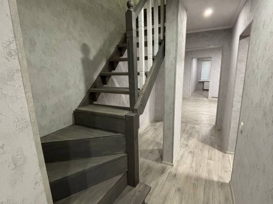 Трикімнатна двоповерхова квартира в Піщанці Самар