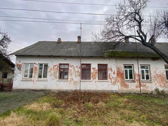 Продається квартира барачного типу поблизу центру Сарны