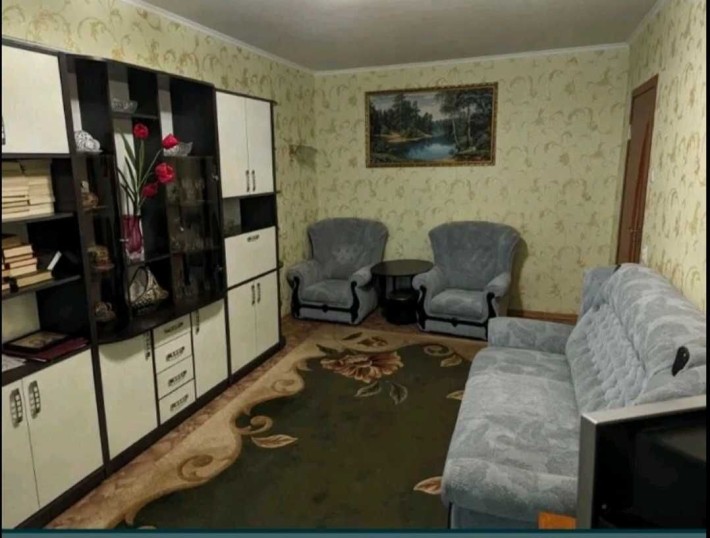 Продаётся двухкомнатная квартира  с мебелью по ул. ХАРЬКОВСКАЯ - фото 1