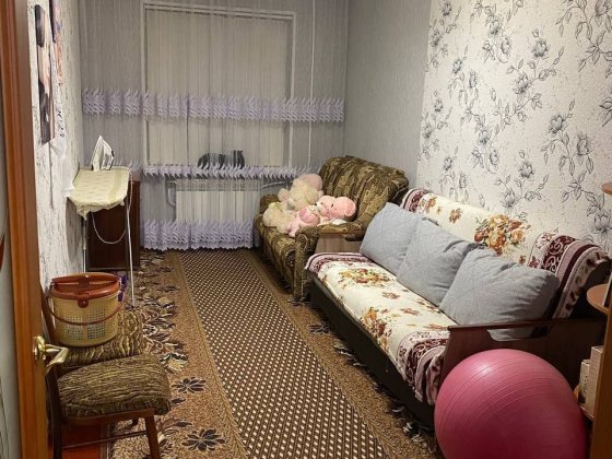 Продам двокімнатну квартиру (район 40 років). Є- сертифікат. Павлоград