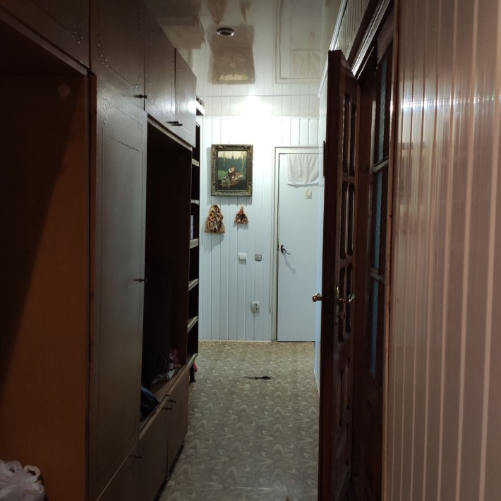 Недорого 3 кімнатна квартира з індивідуальними опаленням та меблями - фото 1