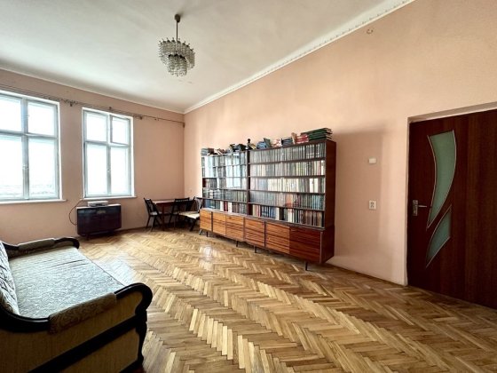 Продається 2-кімнатна квартира в центрі м. Стрий. Стрий