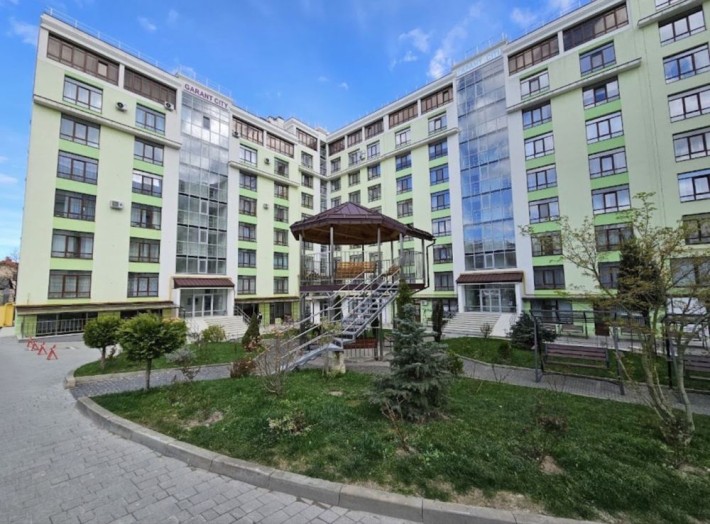 Простора 3-кімнатна квартира у Трускавці вул.Довбуша є відео - фото 1