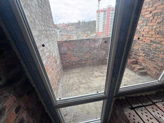 1к квартира в зданій секції по переуступці Хмельницький