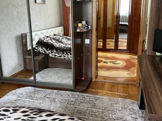 Продам 2к квартиру+ вітальня,Озерна Хмельницкий