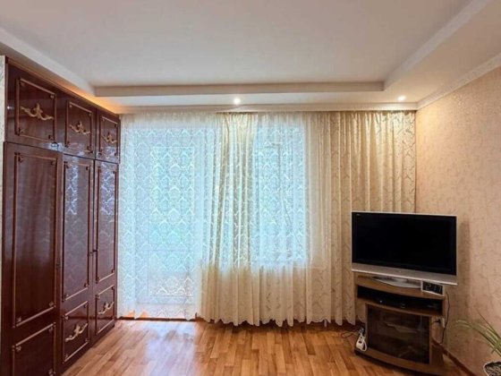 Пропонується до продажу затишна 3к Хмельницький