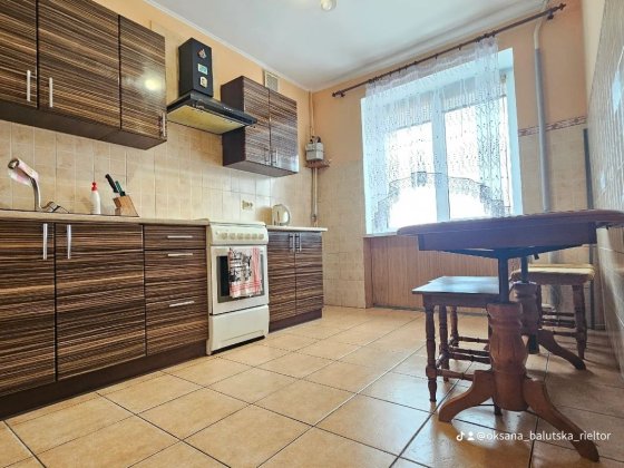 Продам 2-кім квартиру, район 8-9 школи Шептицький