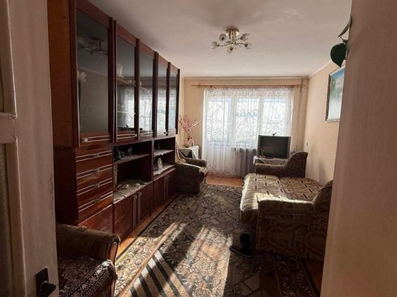 Продаж 3 кім квартири середній поверх Шептицкий