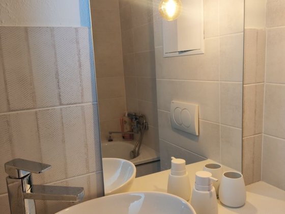 Продаж 1 кім район 8-9 школи Шептицький