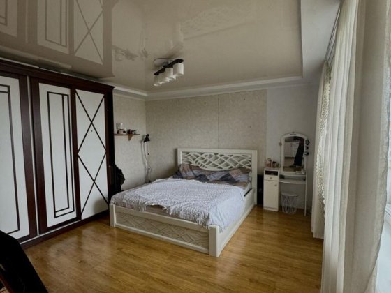 Продам 1 -к  квартиру студию 36 м2. г.Чугуев. Дизайнерская мебель Чугуев