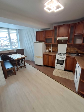 Продам однокімнатну великої площі на 2 поверсі - фото 1