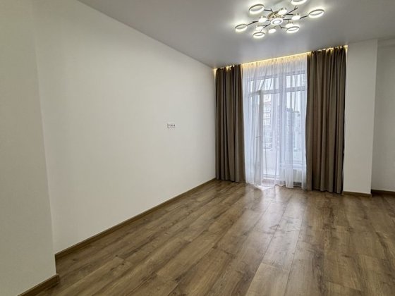 Продається однокімнатна квартира великоі площі Шептицкий