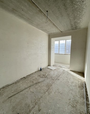 Велика 3к двостороння, три лоджії! Мінімальне оформлення! 37918 - фото 1