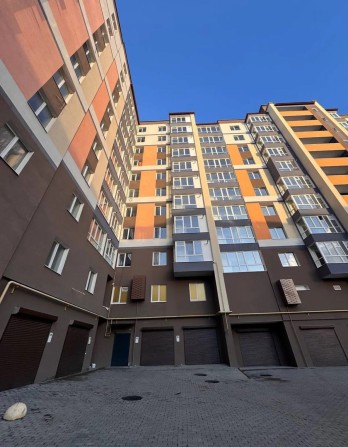 Простора 1к з краєвидом на озеро! Будинок зданий 42059 - фото 1