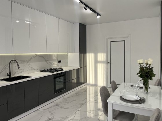 Чудова 2к зі світлим ремонтом, тепла підлога. Усе залишається! 41423 Хмельницкий